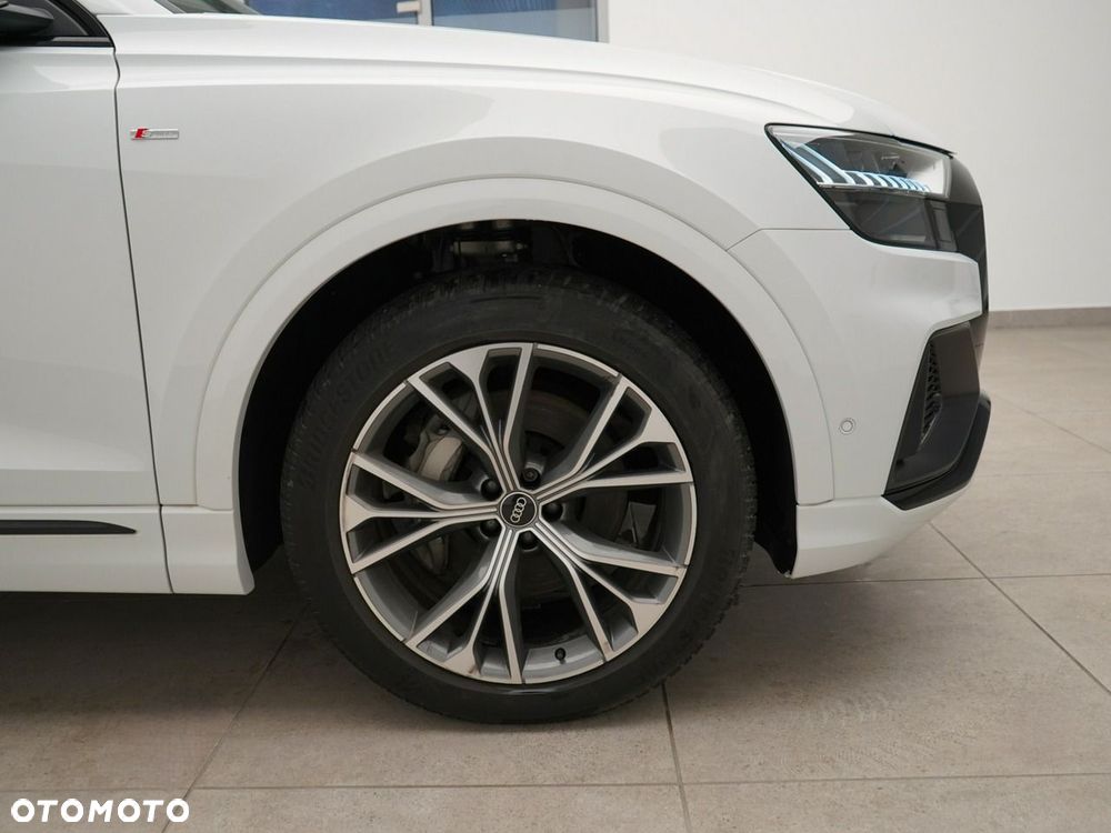 Audi Q8 - 10