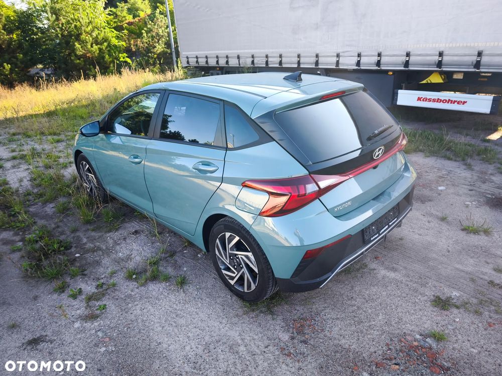 Hyundai i20 blue 1.2 Pure - 5