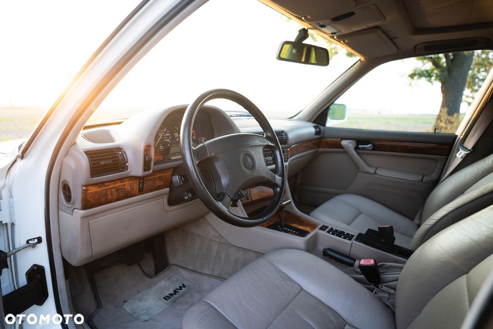 BMW Seria 7 750iL - 36