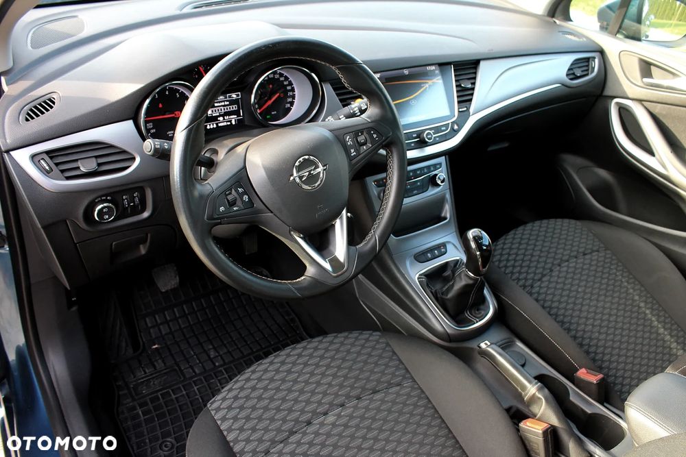 Opel Astra 1.4 Turbo Innovation - 24