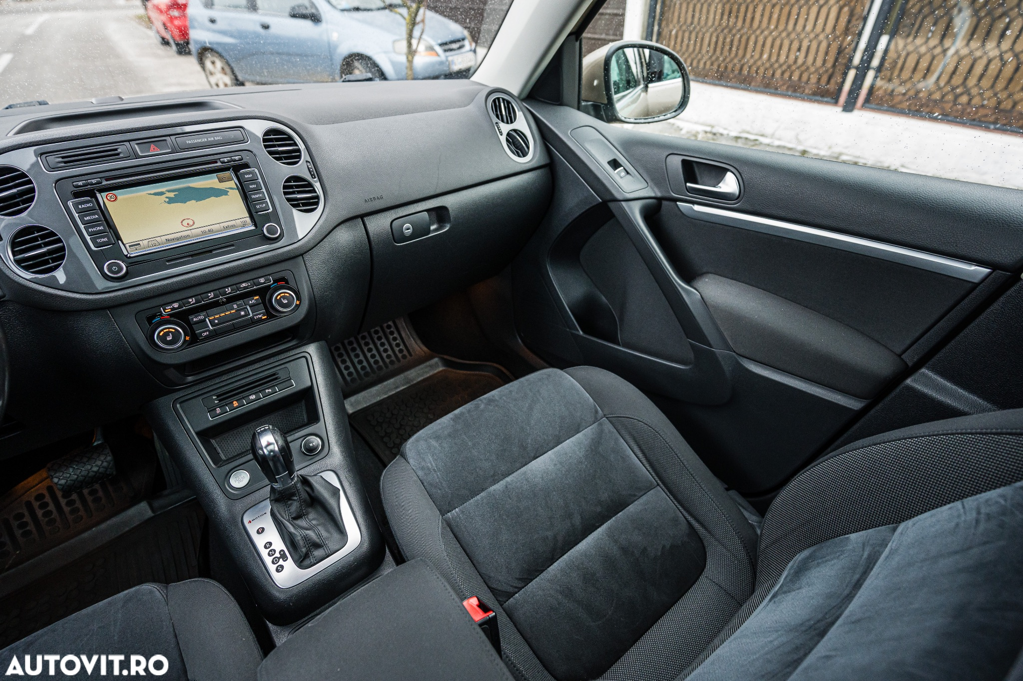 Volkswagen Tiguan 2.0 TDI 4Motion DSG Sport & Style - 9