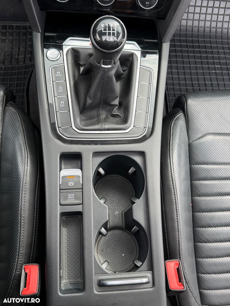 Volkswagen Passat 2.0 TDI 4Motion Highline - 29