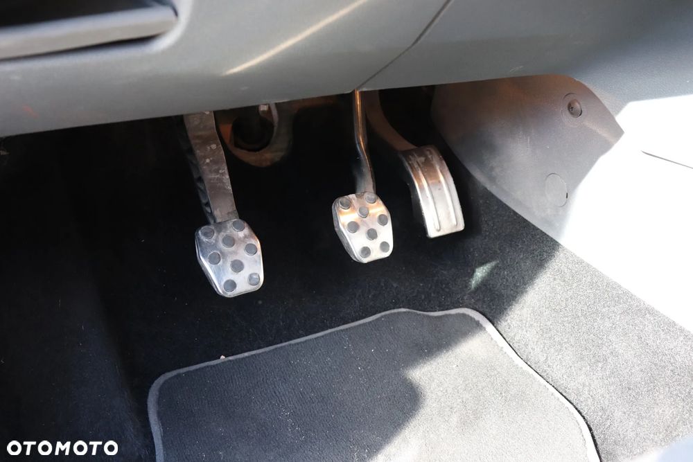 Ford Focus 2.5 ST - 23