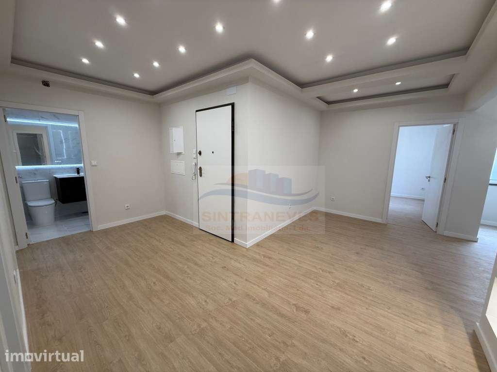 T3+1 Totalmente Remodelado | Excelentes Acabamentos | Amadora - Grande imagem: 2/37