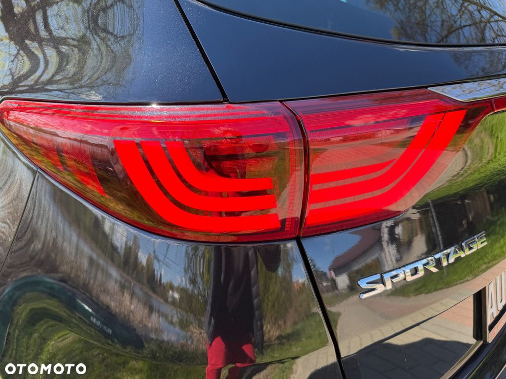 Kia Sportage 2.0 CRDI 4WD Automatik Spirit - 26