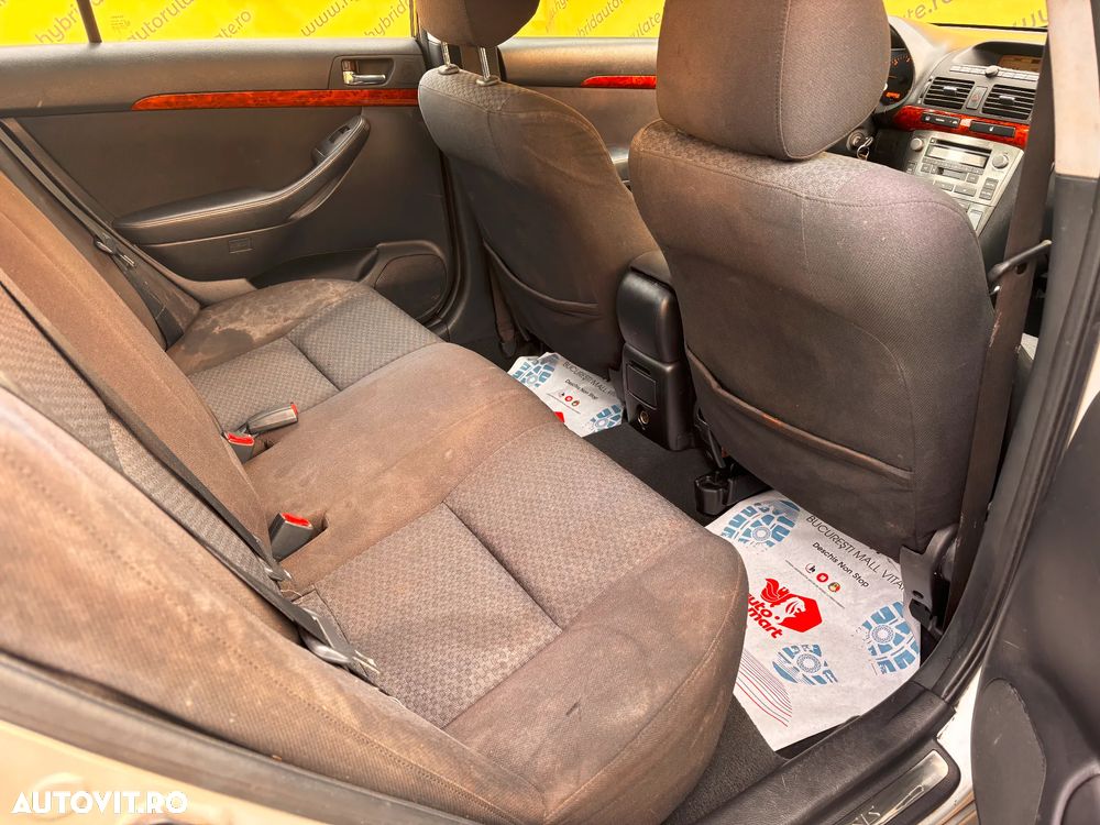 Toyota Avensis 2.2 D-4D Business - 22