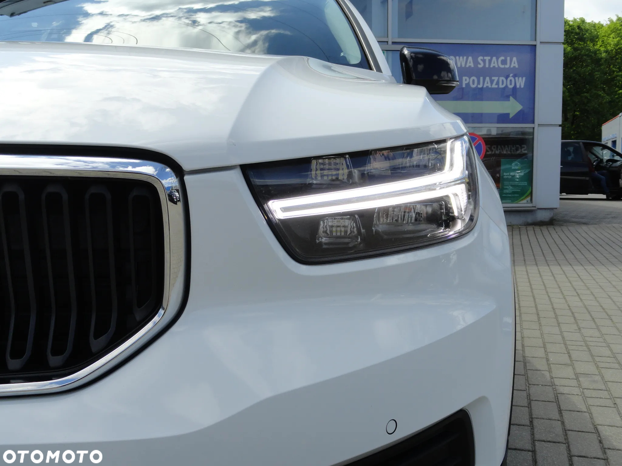 Volvo XC 40 D3 SCR Momentum Core - 23