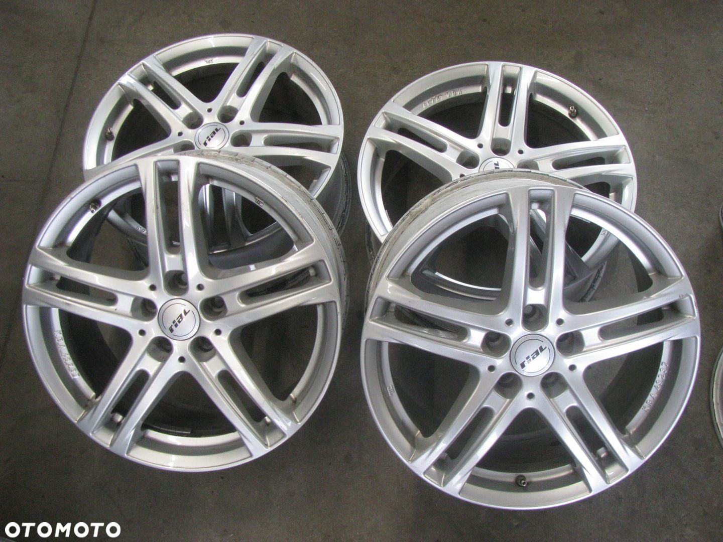 Felga aluminiowa Rial Focus MK4 8.0" x 18" 5x112 ET 48 - 2