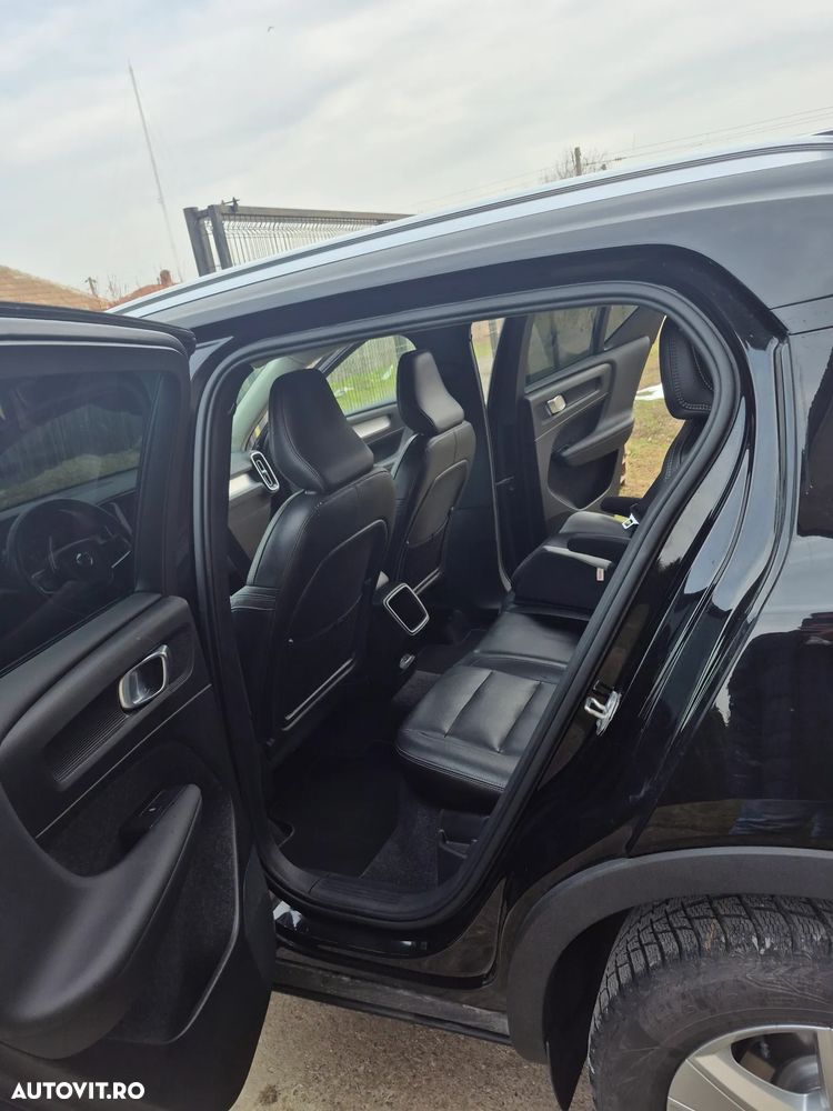 Volvo XC 40 D4 AWD Momentum - 8