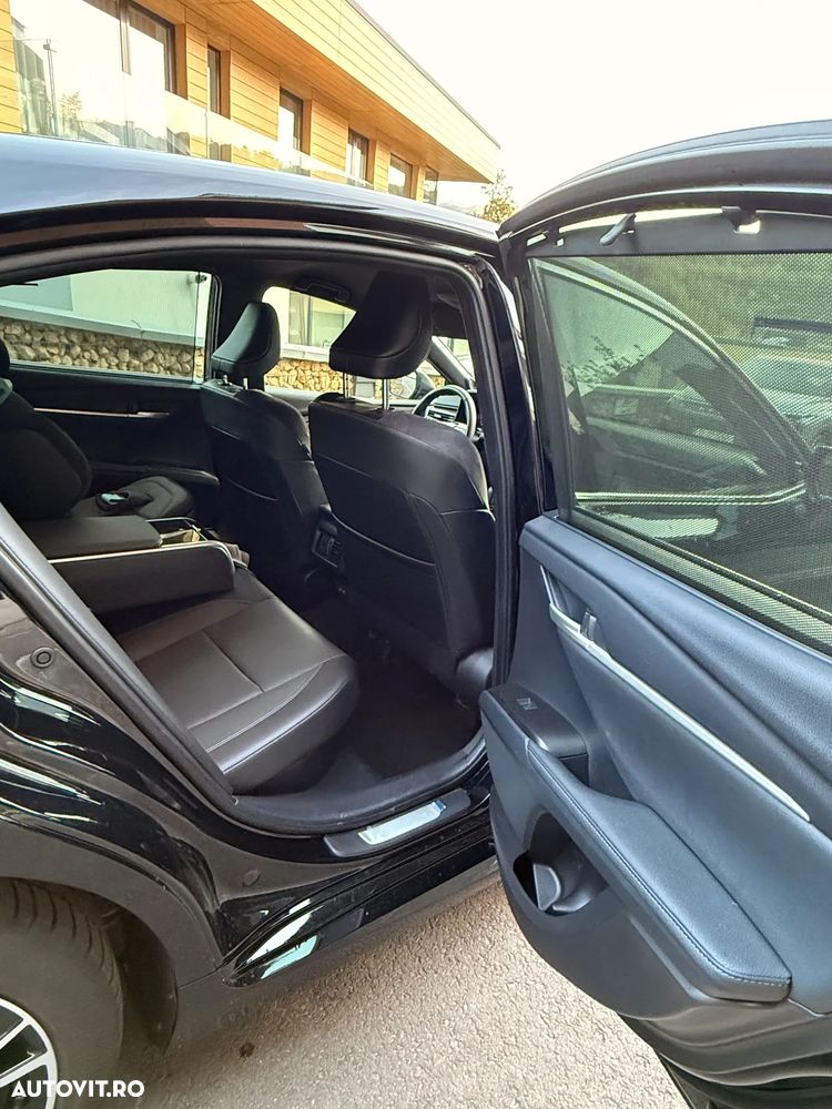 Toyota Camry 2.5 HEV Luxury - 13