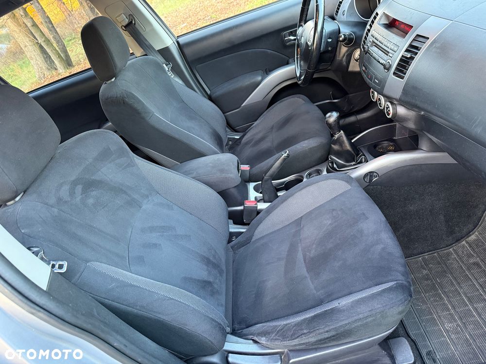 Mitsubishi Outlander 2.4 2WD - 12