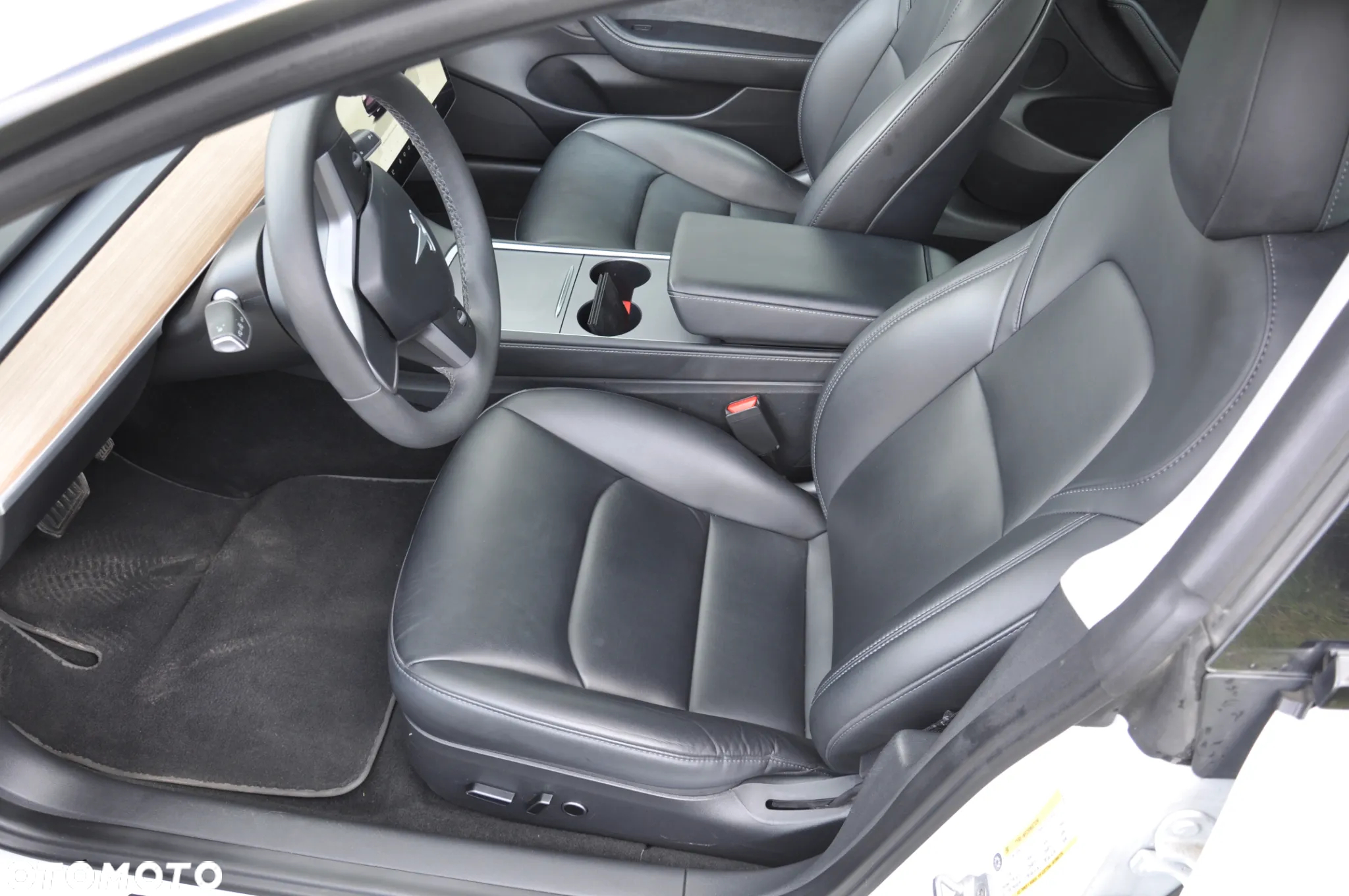 Tesla Model 3 Performance AWD - 21