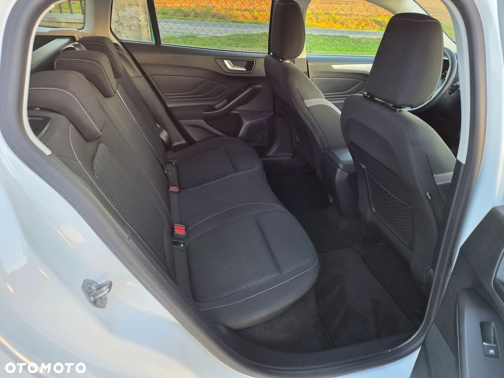 Ford Focus 1.0 EcoBoost Titanium - 11