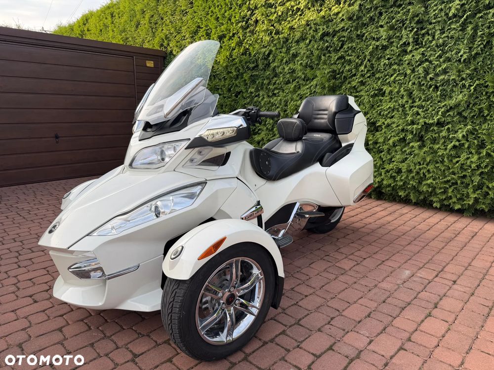Can-Am Spyder - 2