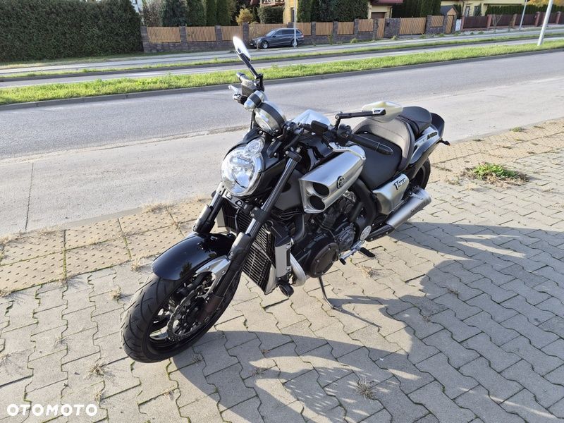 Yamaha V-MAX - 8