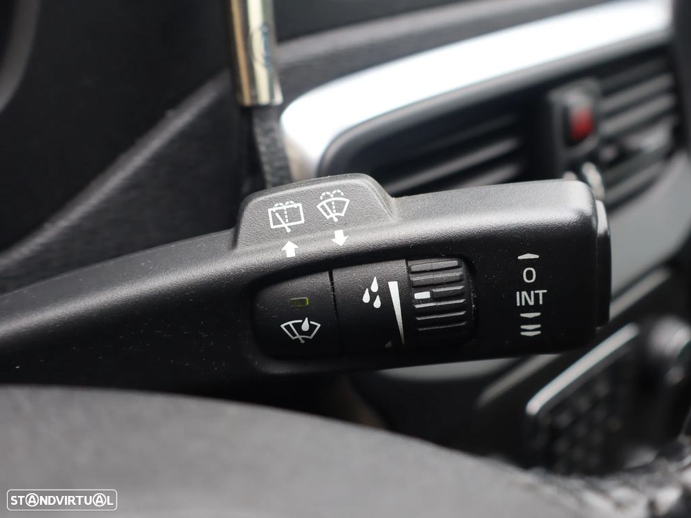 Volvo V40 D2 Kinetic - 13