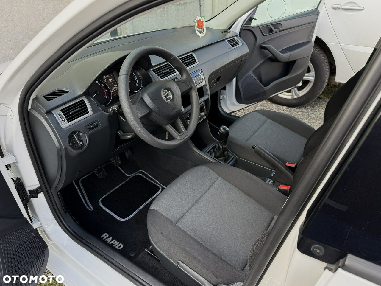 Skoda RAPID Spaceback 1.2 TSI (Green tec) Emotion Plus - 16