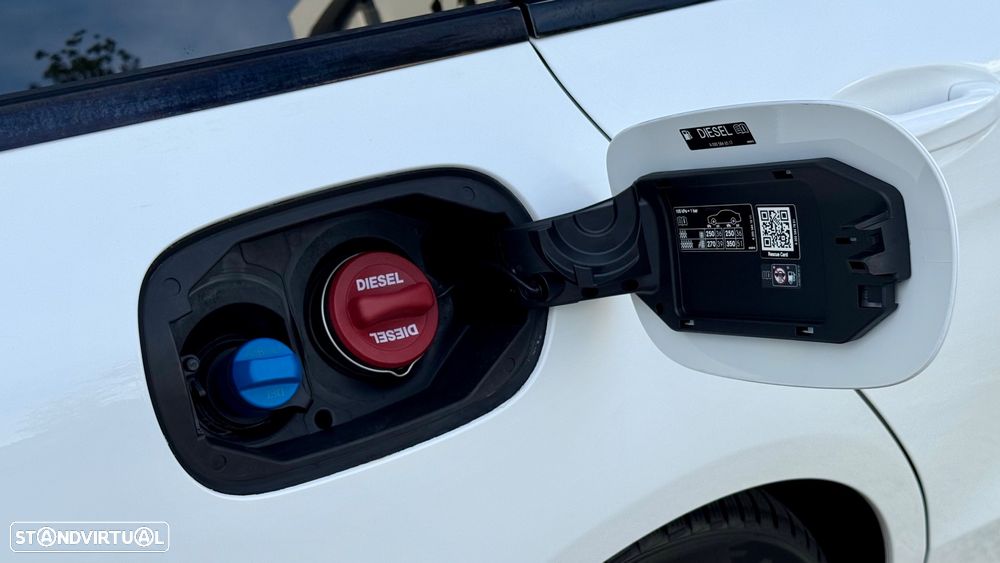 Mercedes-Benz C 300 h AMG Line - 20