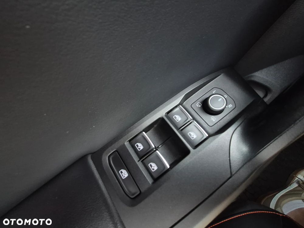 Seat Leon 1.5 eTSI FR DSG - 30