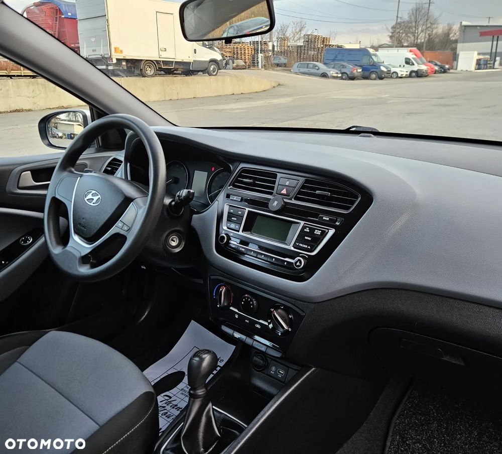 Hyundai i20 - 17