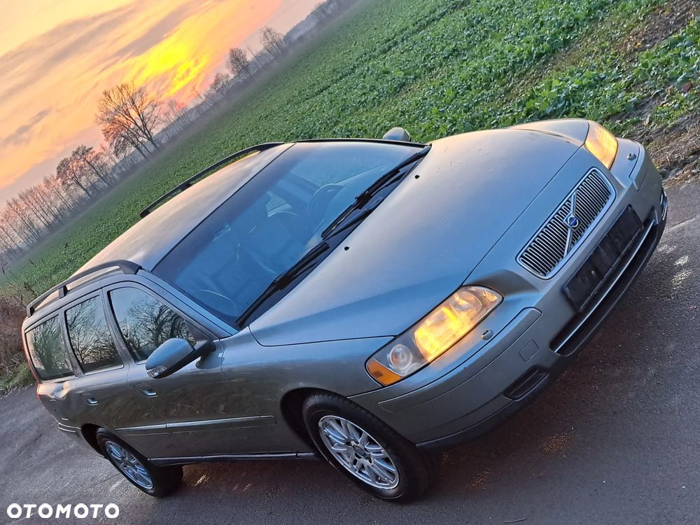Volvo V70 2.4 Kinetic - 1