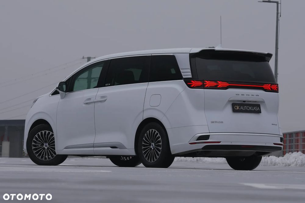 Denza D9 - 12