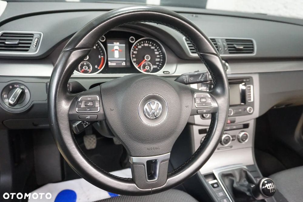 Volkswagen Passat 2.0 TDI Comfortline - 20