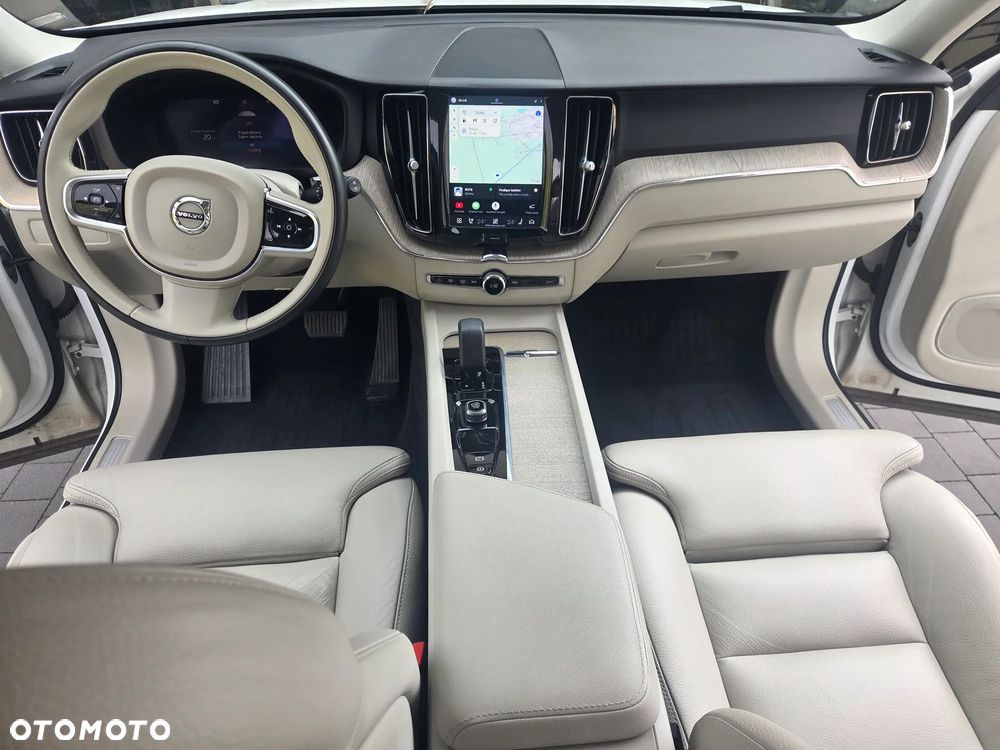 Volvo XC 60 B4 B Plus Bright - 3
