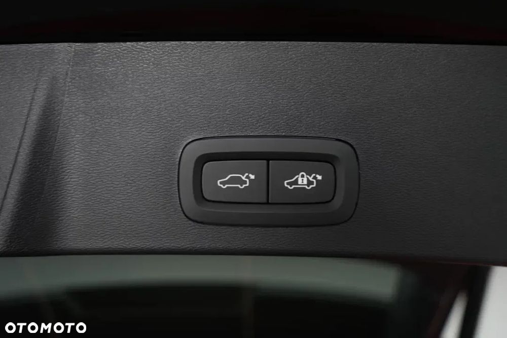 Volvo XC 40 B3 Core - 24