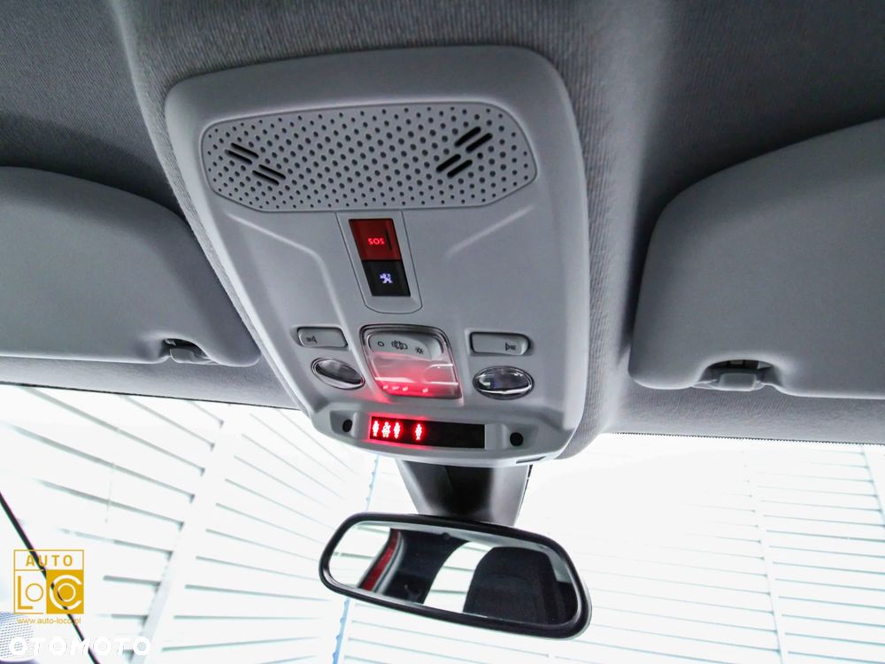 Peugeot 208 PureTech 100 EAT8 Allure - 28
