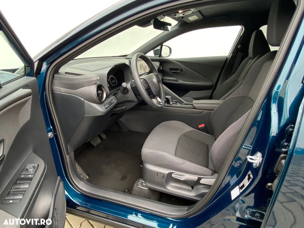 Toyota C-HR 2.0 HEV 197 CP 4x2 CVT Dynamic - 17