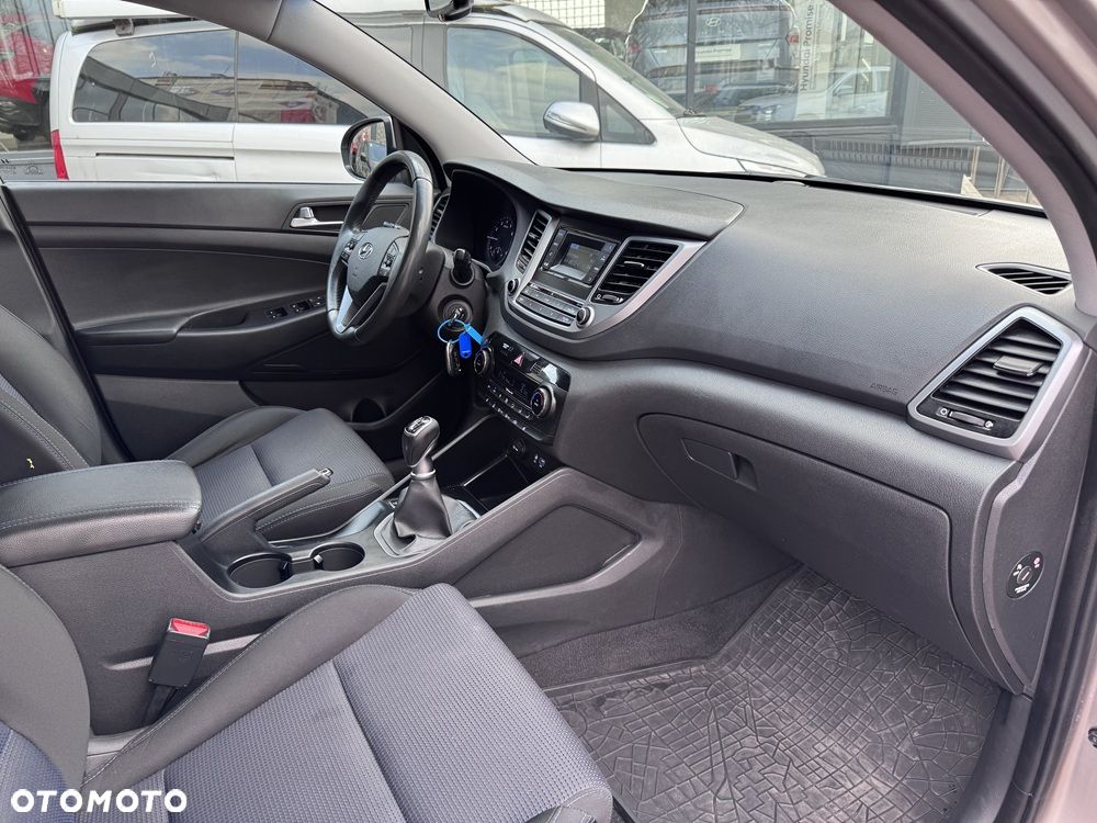 Hyundai Tucson 1.6 GDI BlueDrive GO 2WD - 19