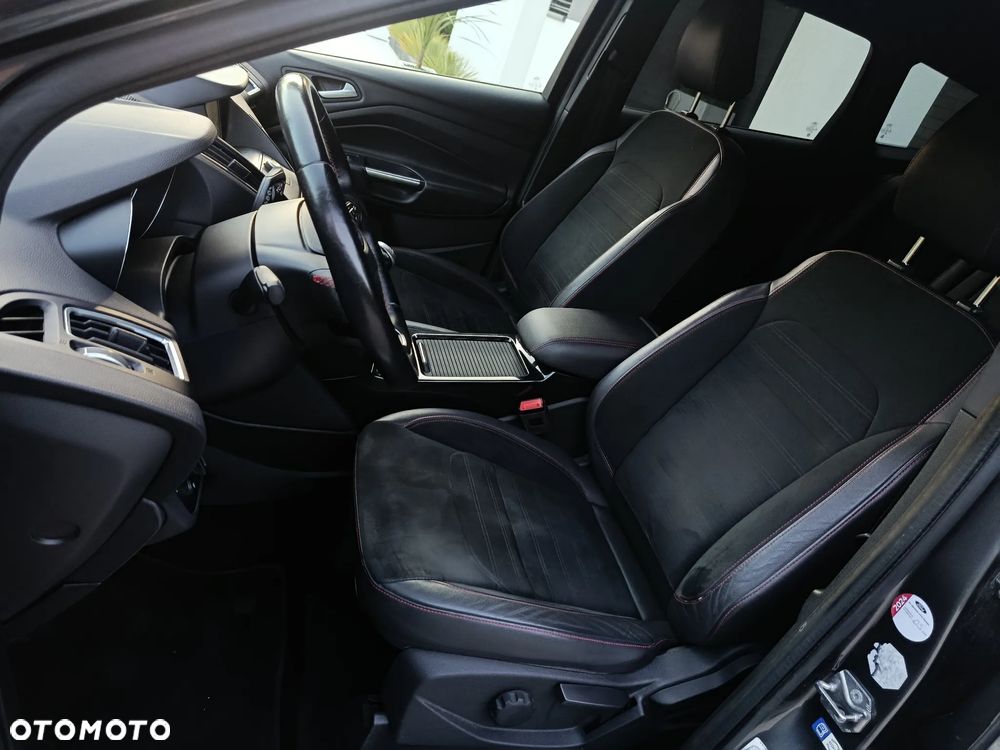 Ford Kuga 1.5 EcoBoost 2x4 ST-Line - 17