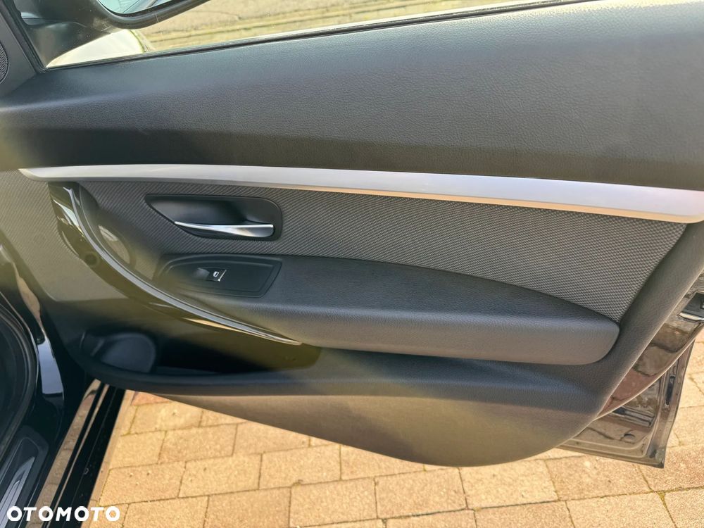 BMW 3GT 320i xDrive Sport Line - 16