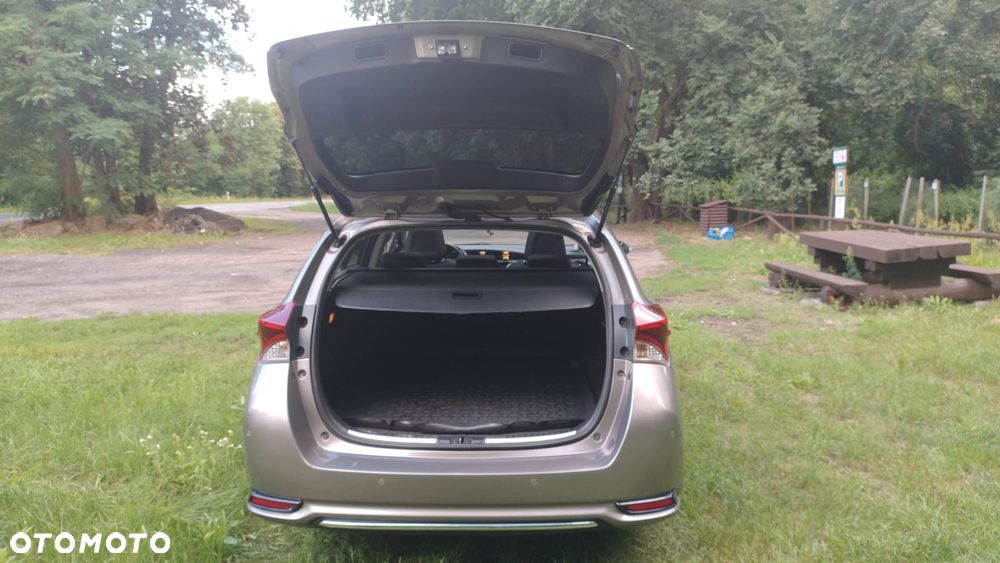 Toyota Auris 1.8 HSD Luna - 15