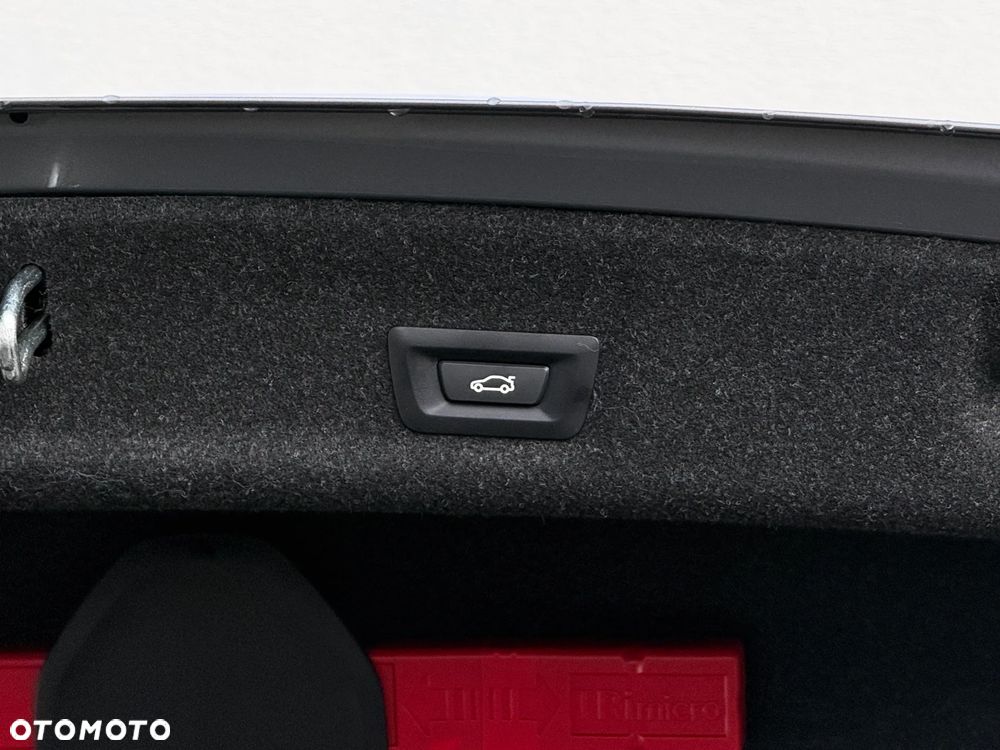 BMW Seria 3 320d xDrive M Sport Sport - 13