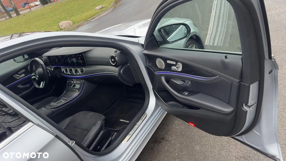 Mercedes-Benz Klasa E 300 d 4Matic 9G-TRONIC AMG Line - 29