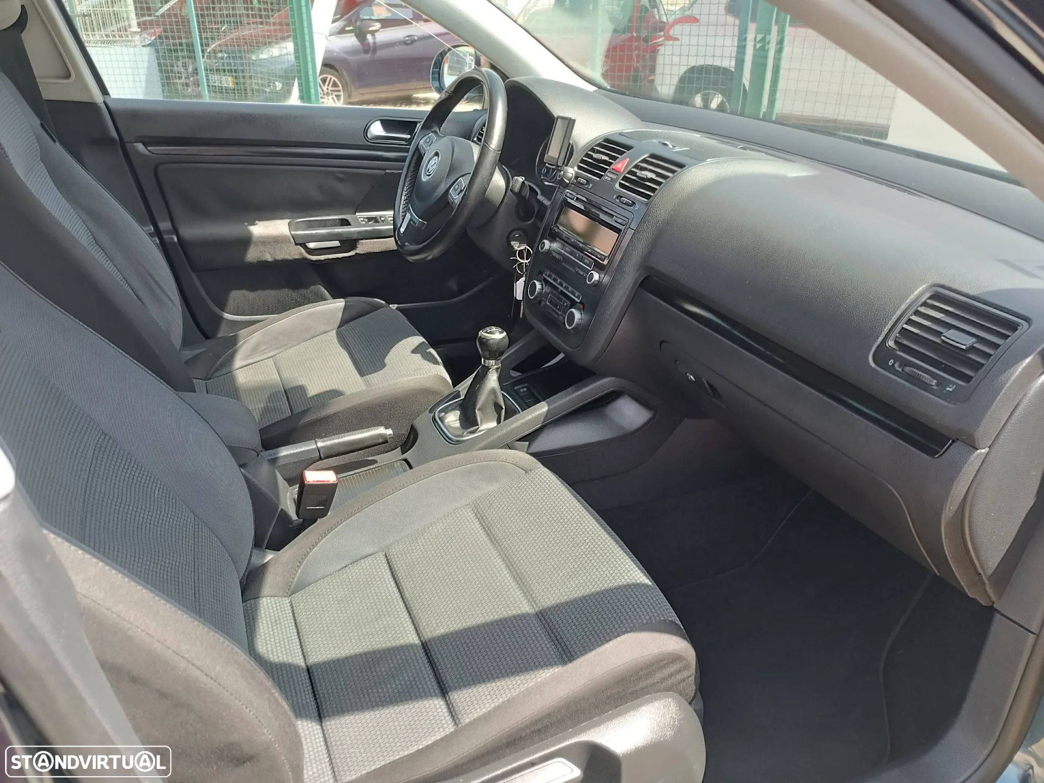 VW Jetta 2.0 TDI Confortline - 22