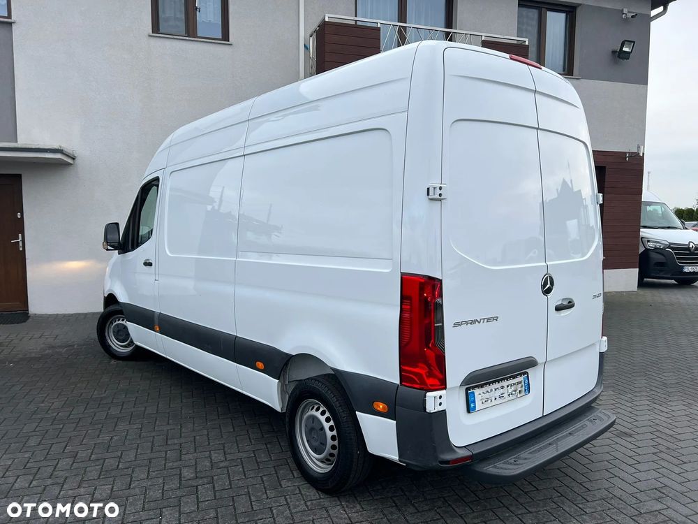 Mercedes-Benz SPRINTER - 5