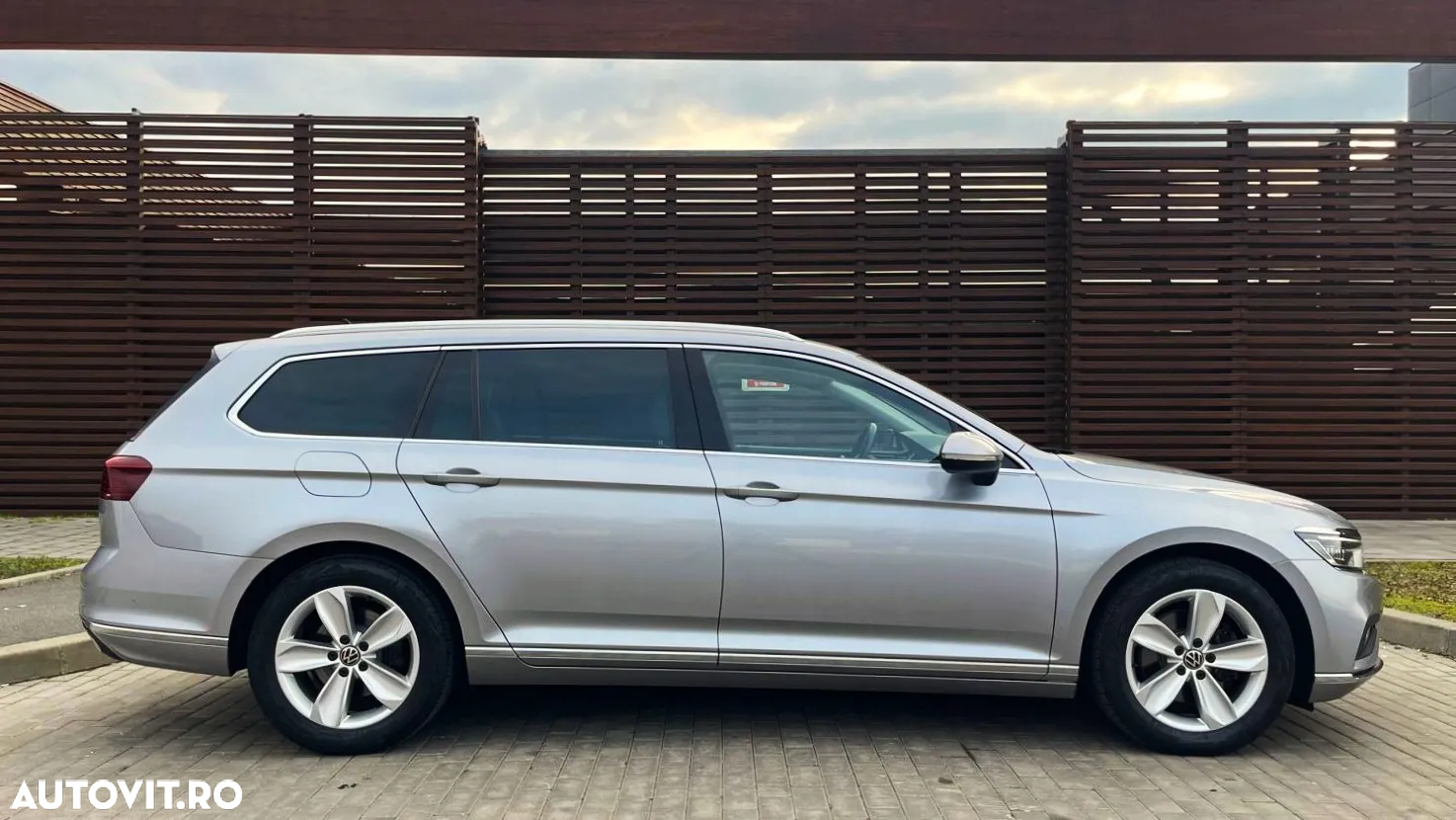 Volkswagen Passat Variant 2.0 TDI DSG Elegance - 8