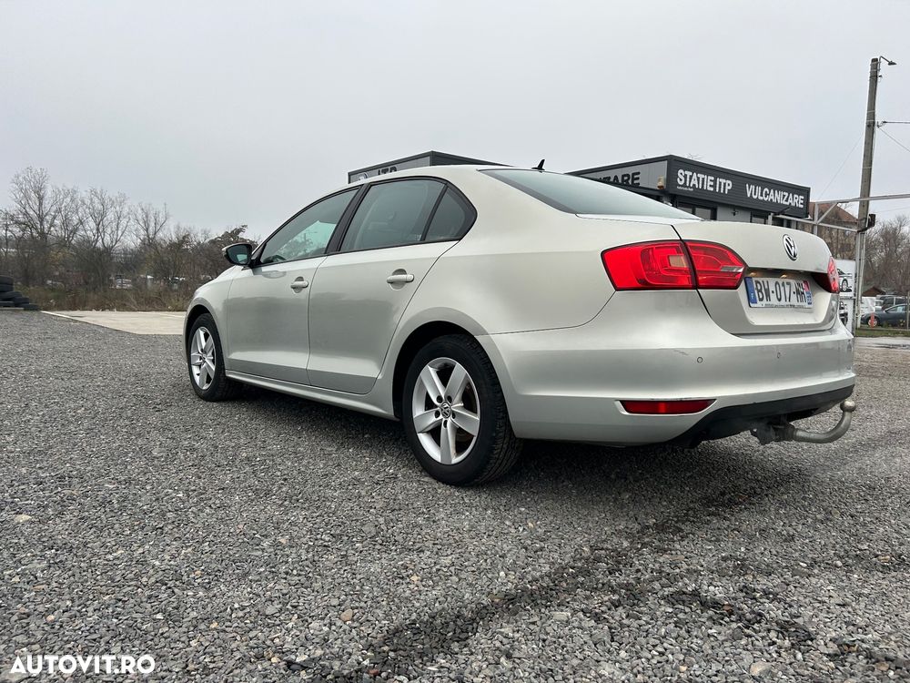 Volkswagen Jetta 1.6 TDI DSG Comfortline - 22