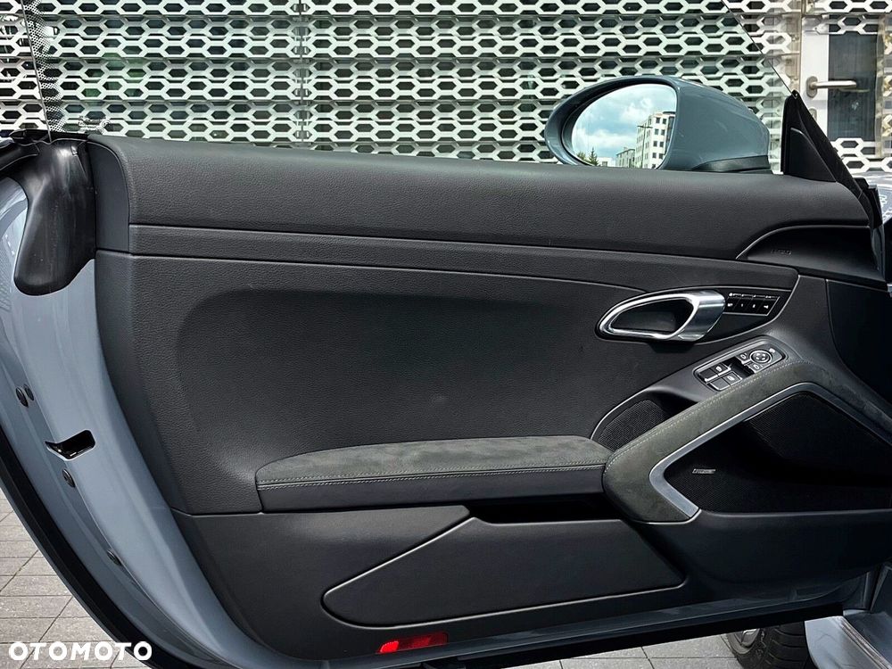 Porsche 718 Cayman - 18