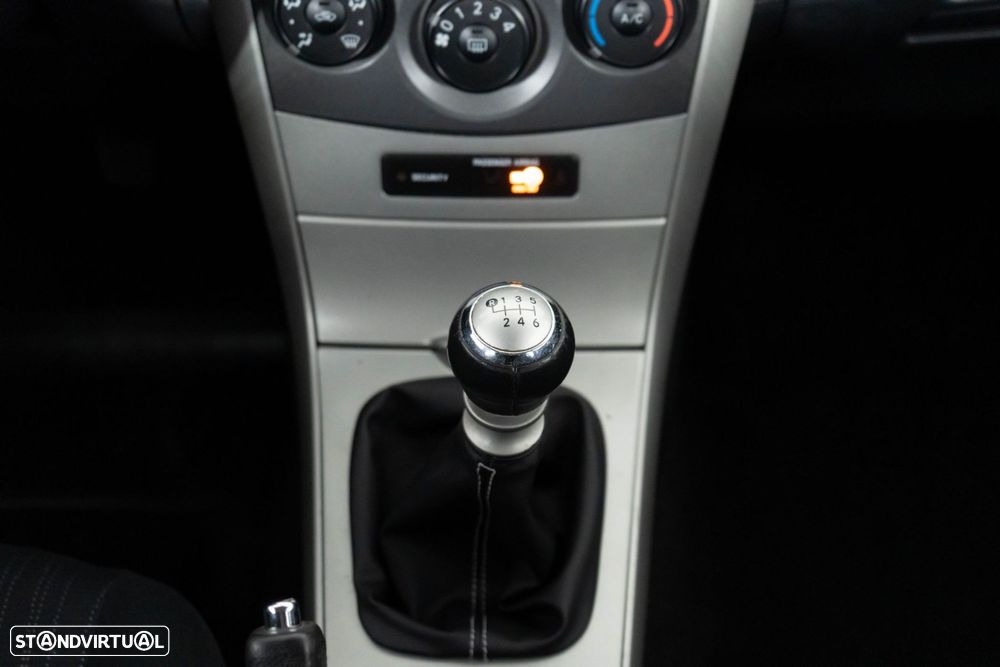 Toyota Corolla 1.4 D-4D Comfort - 19