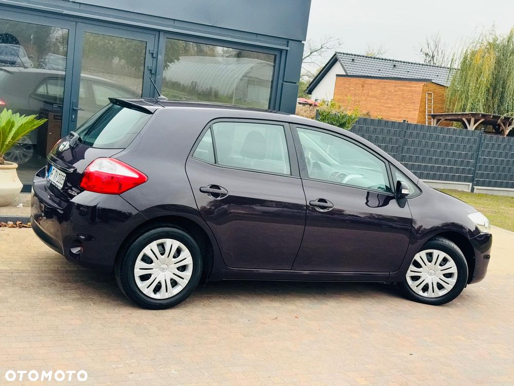 Toyota Auris - 10