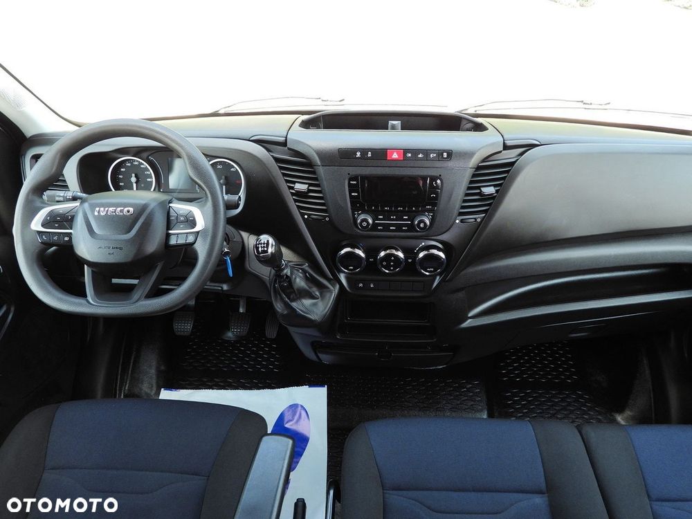 Iveco DAILY 35S16 FURGON BRYGADÓWKA 7 MIEJSC TEMPOMAT KLIMATYZACJA  160KM - 27