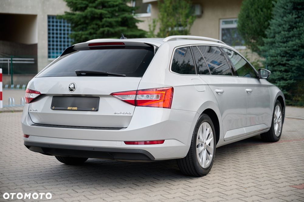 Skoda Superb 2.0 TDI Ambition - 12