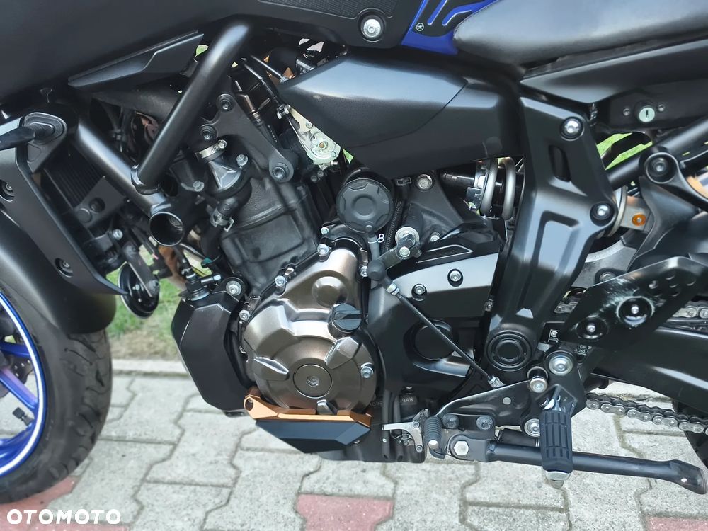 Yamaha MT - 27