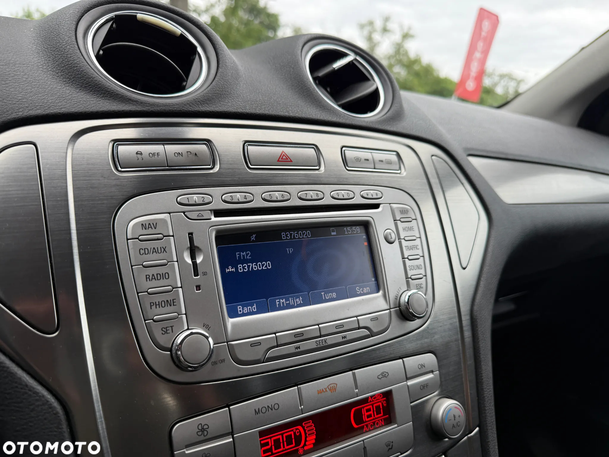 Ford Mondeo 2.0 FF Titanium - 22