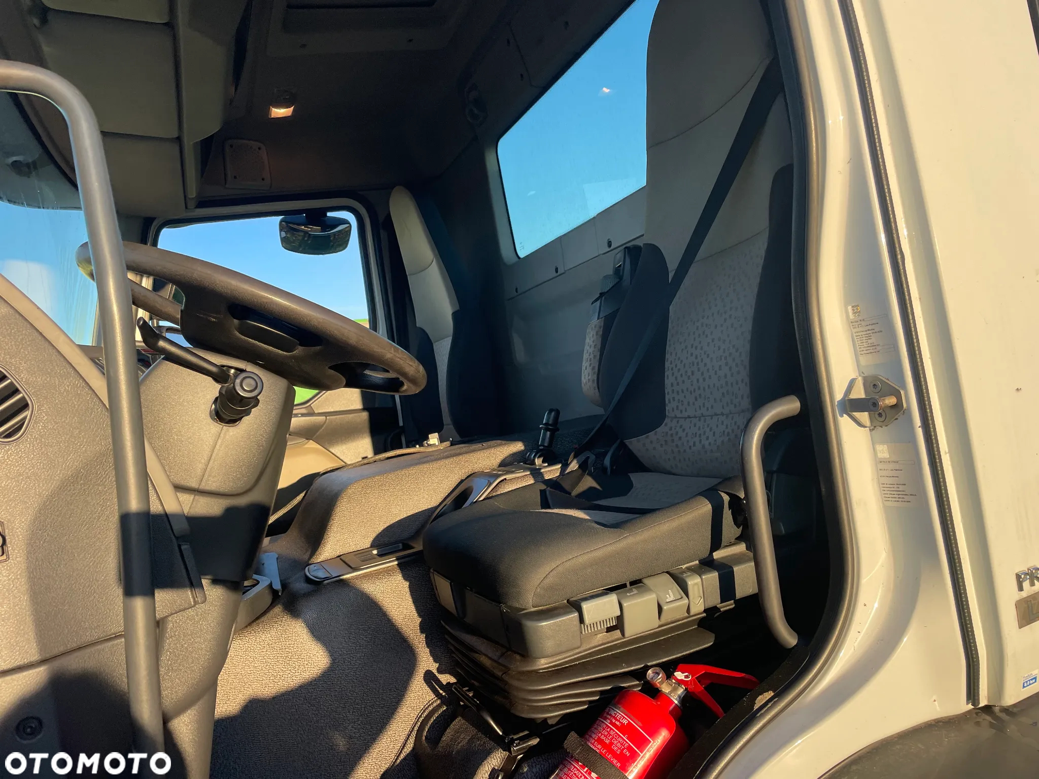 Renault Lander 6X4 - 17