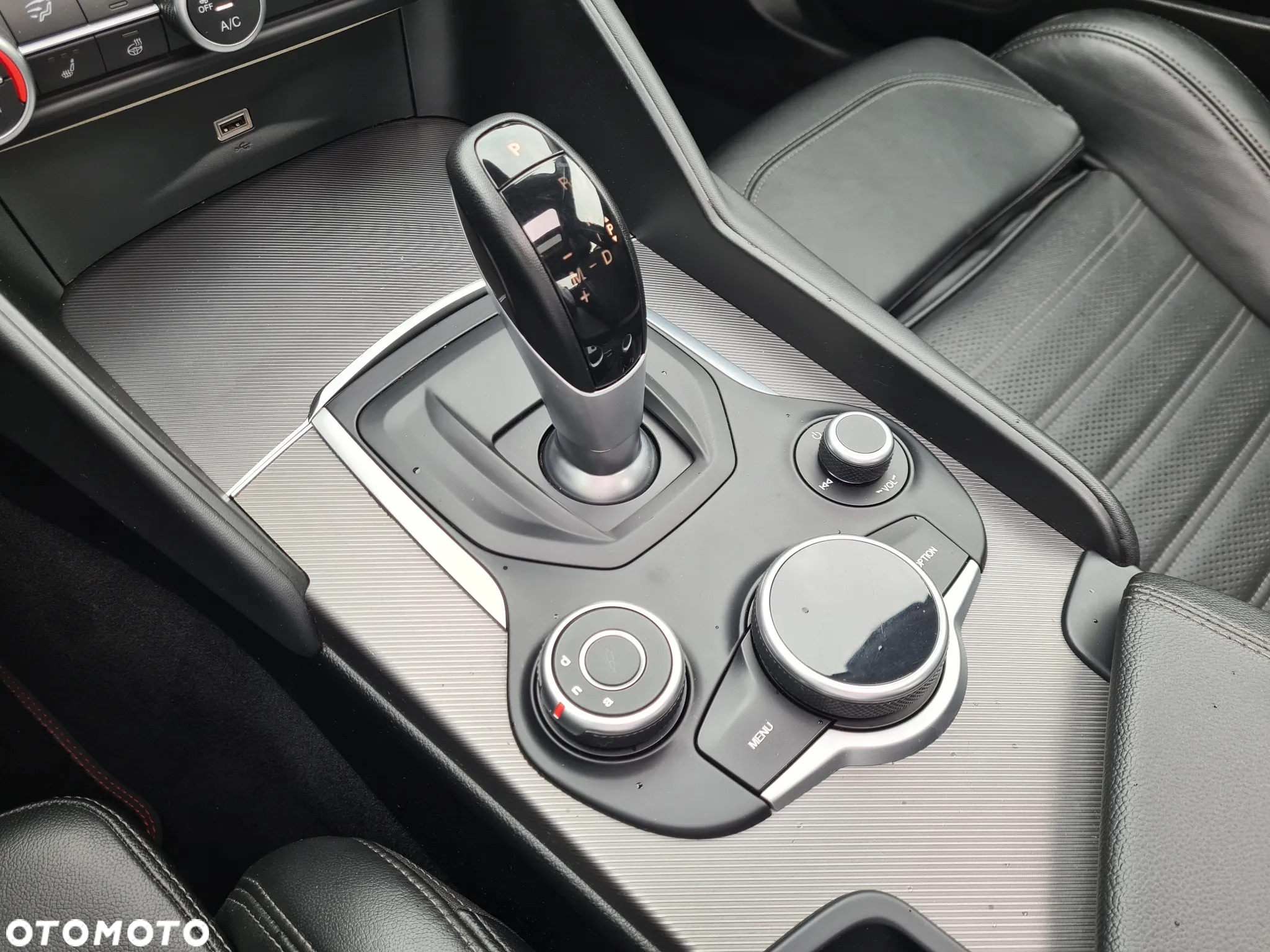 Alfa Romeo Giulia 2.0 Turbo Super Q4 - 24